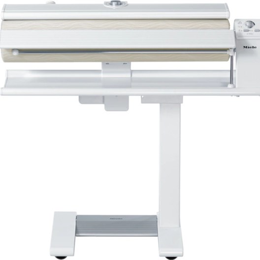 Bàn ủi quay Miele B 995 D có chức năng hơi nước