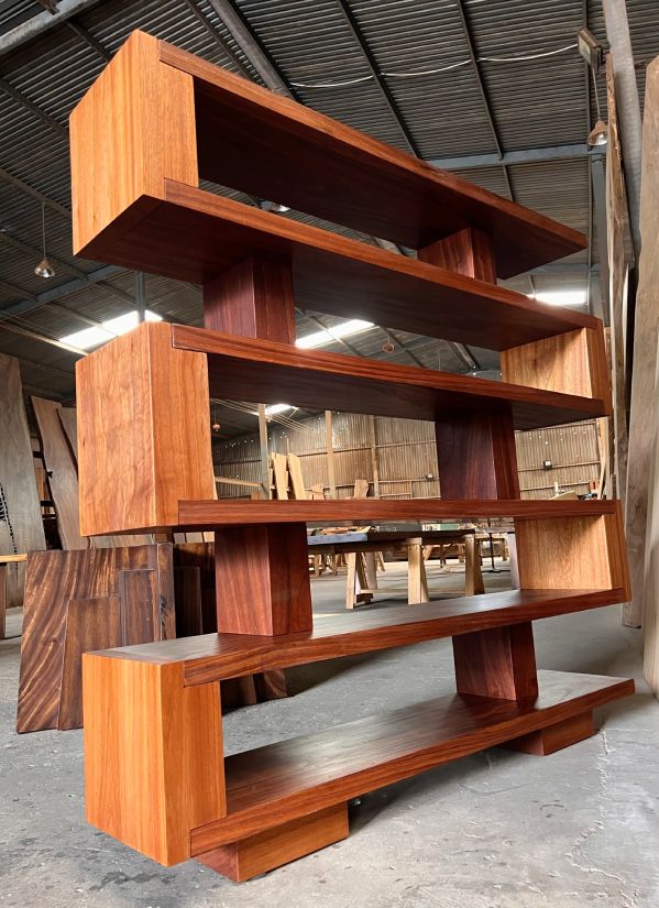 Cascade Shelf