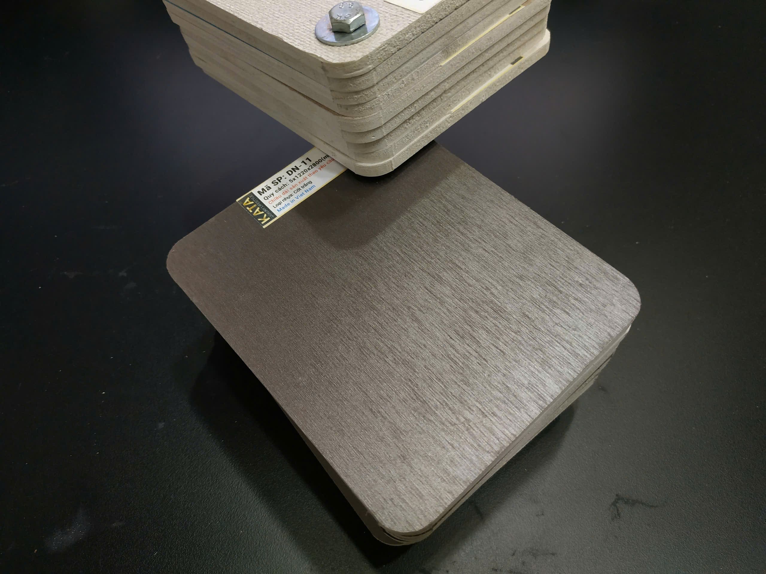 Tấm Ốp Sợi Than Tre Kata DN-11 5.0mm