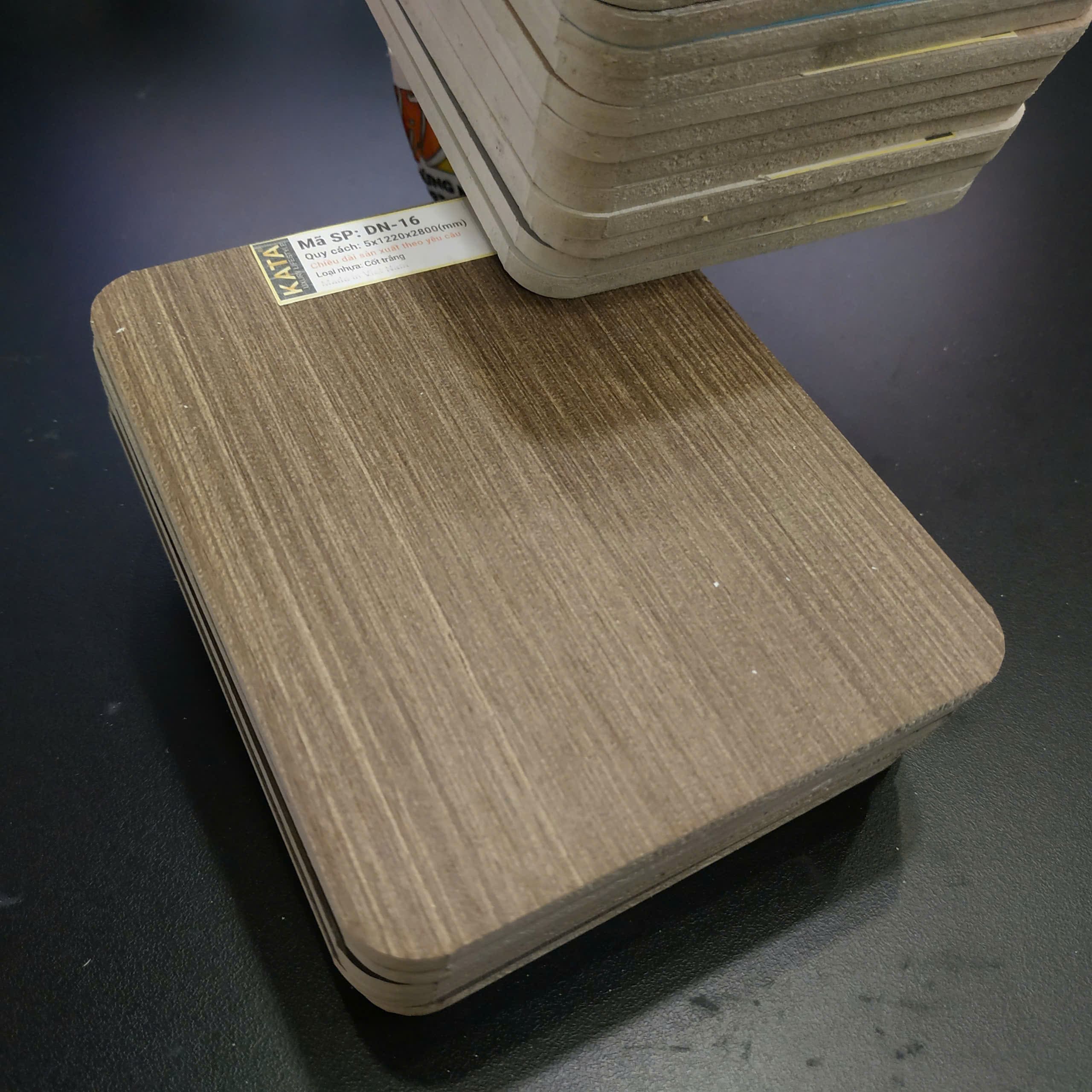 Tấm Ốp Sợi Than Tre Kata DN-16 5.0mm