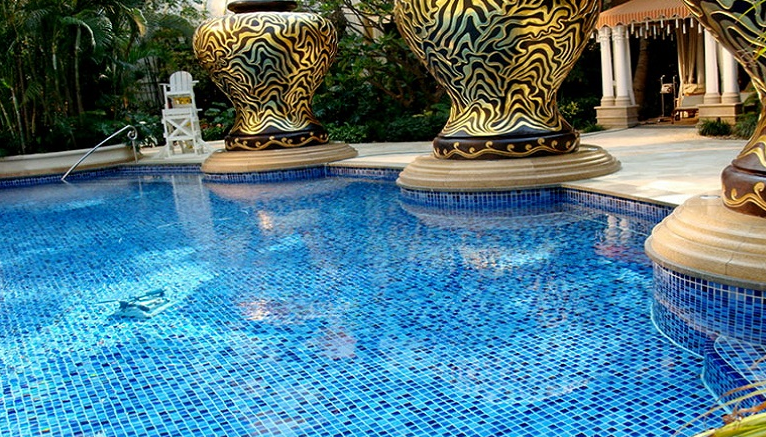 Keo chà ron hồ bơi