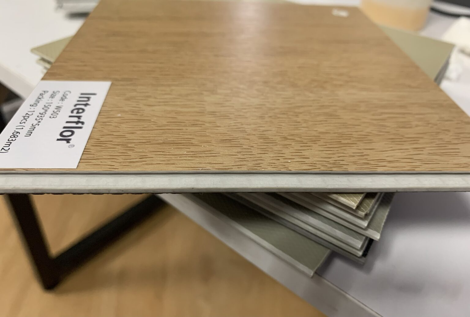 Sàn gỗ SPC 5mm foam sẵn interflor W503
