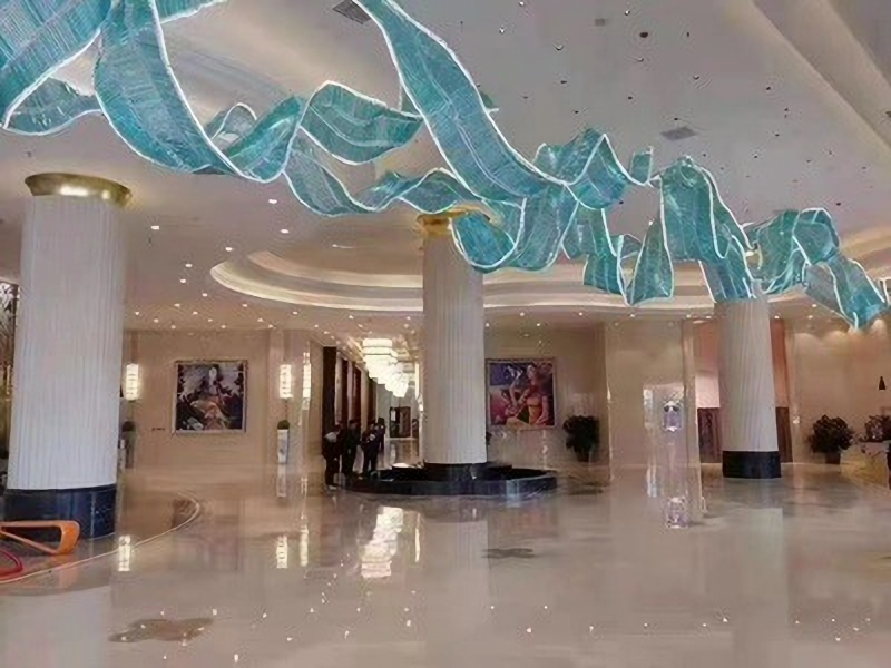 Đèn thả pha lê kiểu dáng dải lụa sang trọng